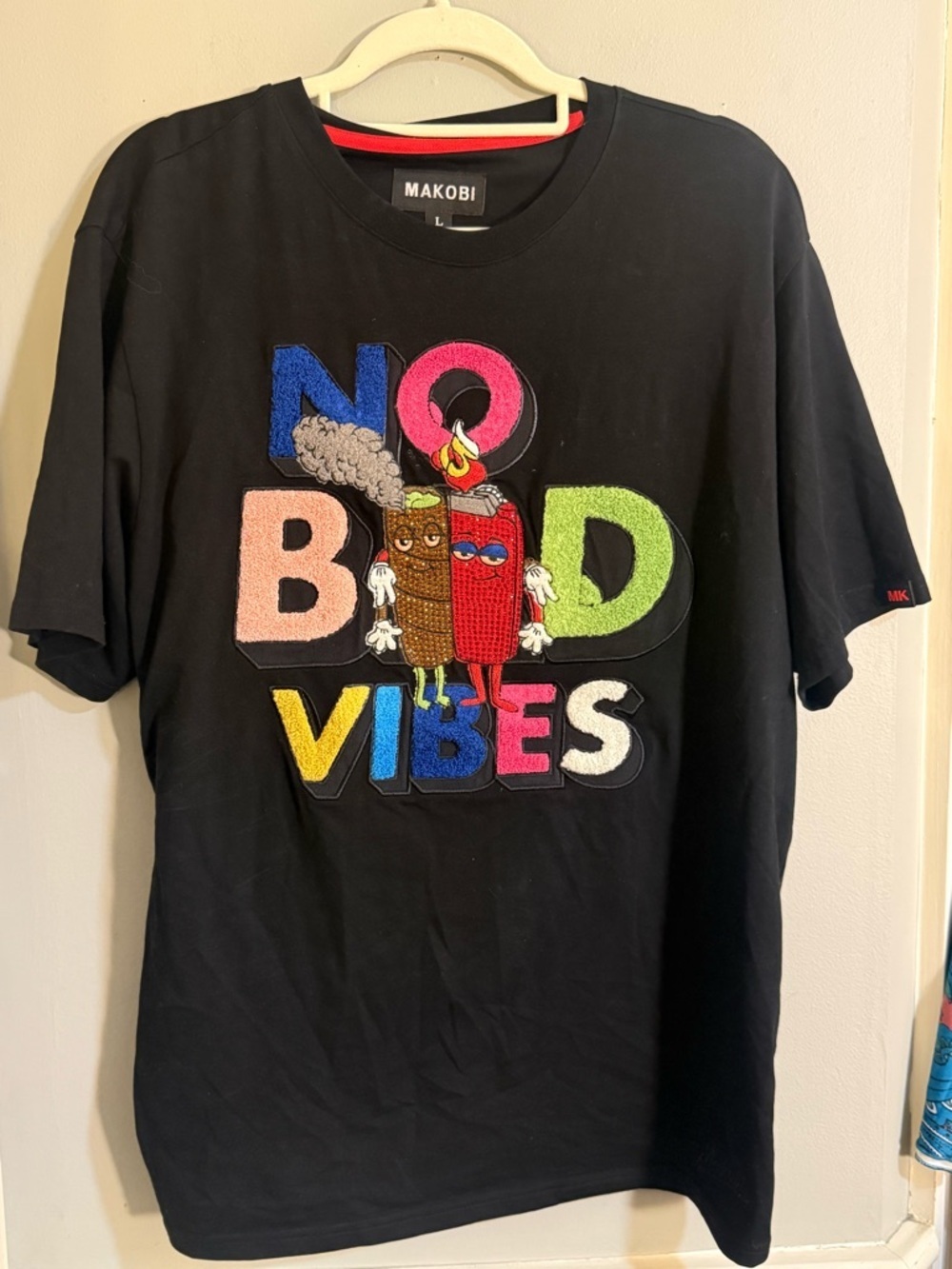 Makobi No Bad Vibes Graphic Tee Black Embroidered Chenille Shirt Large